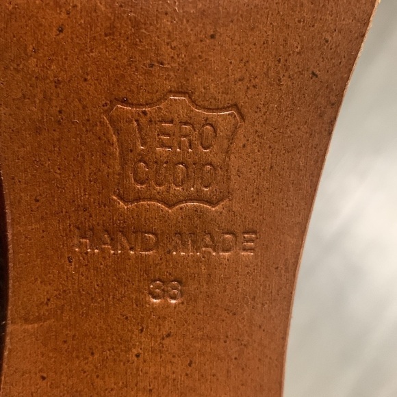 Maneesilp Handmade Deep Brown Leather Wood Heel Sandals with Gold Details - Picture 7 of 12